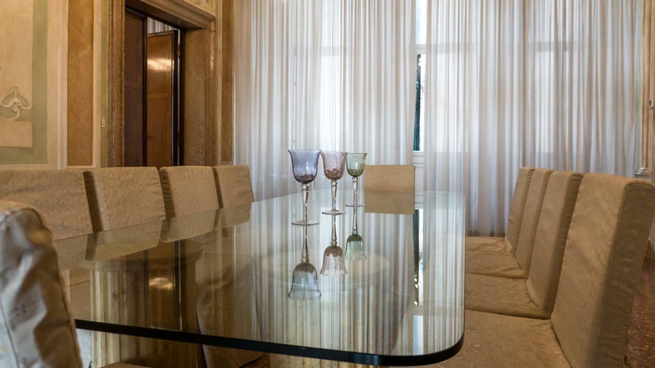 Luxury Balcony Apartment Венеція Екстер'єр фото