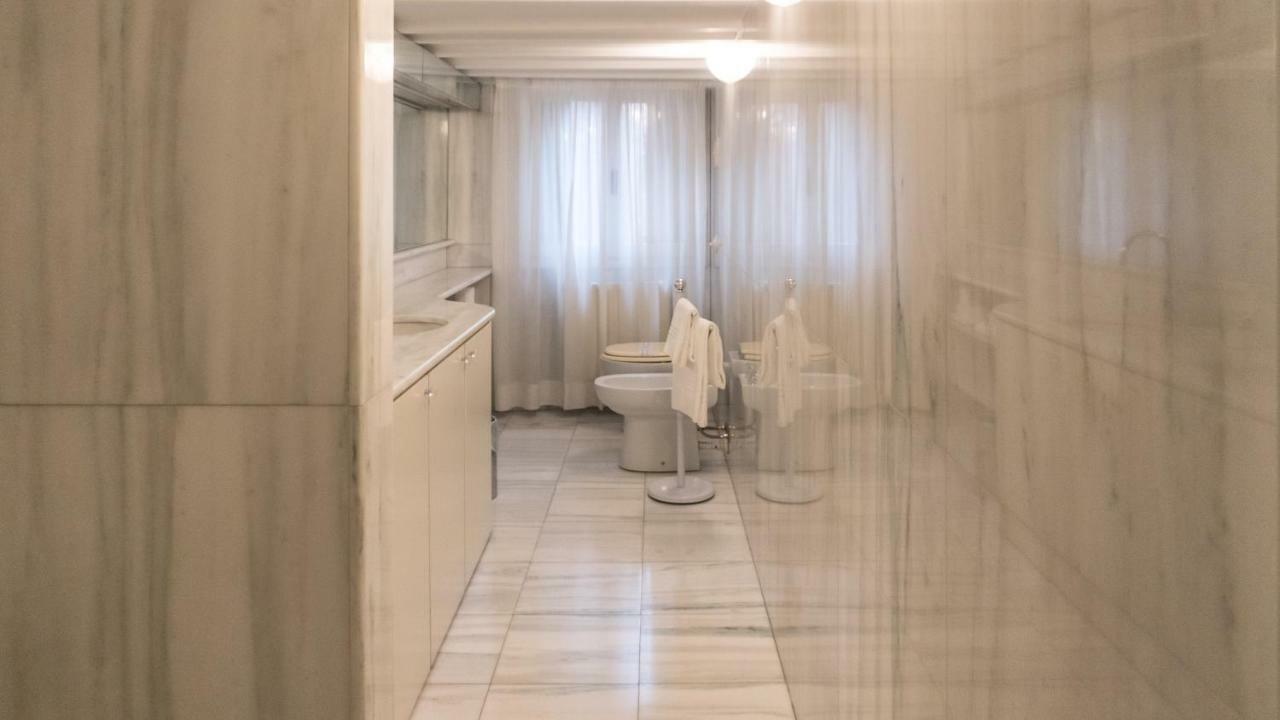 Luxury Balcony Apartment Венеція Екстер'єр фото