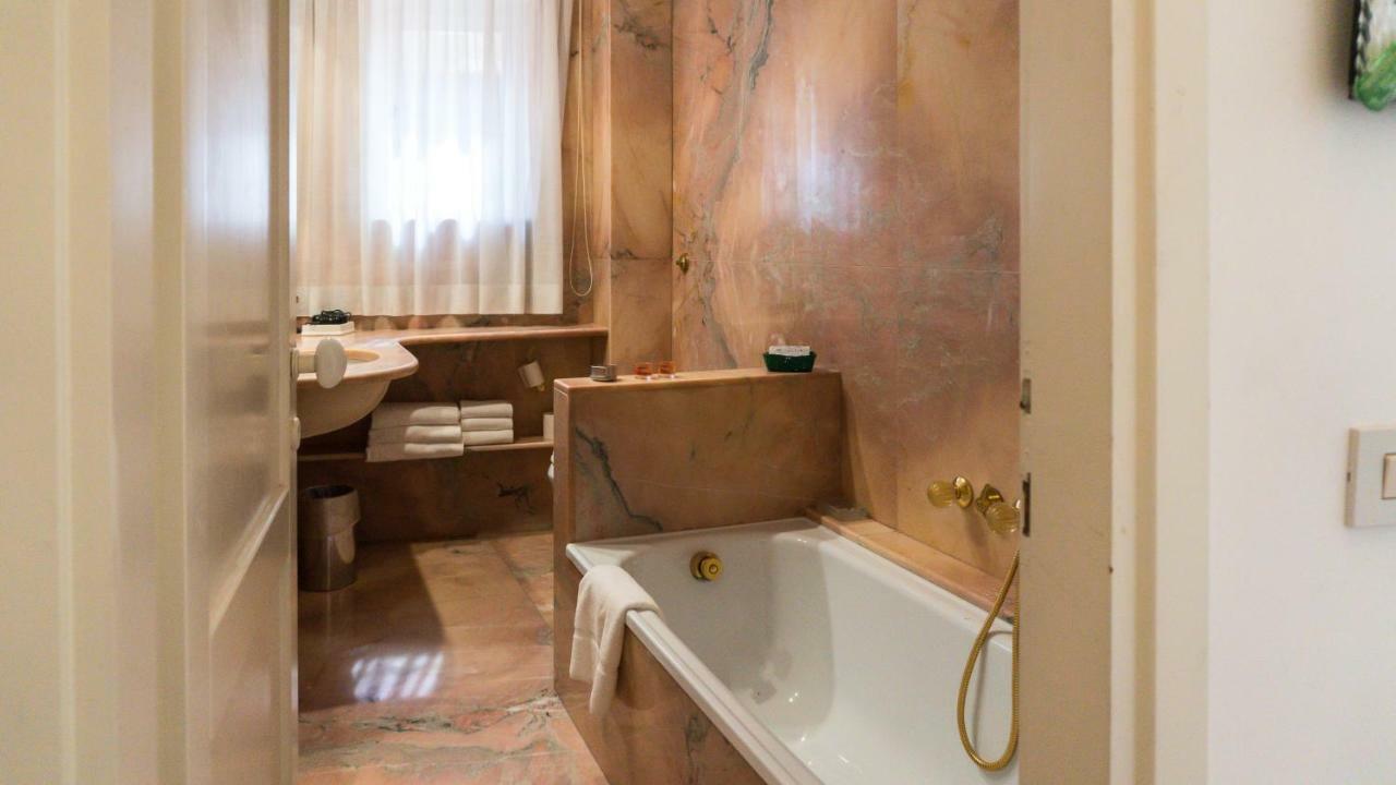 Luxury Balcony Apartment Венеція Екстер'єр фото
