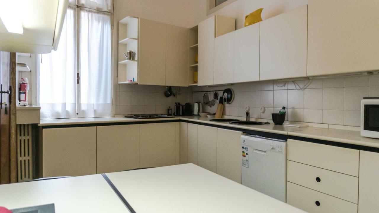 Luxury Balcony Apartment Венеція Екстер'єр фото